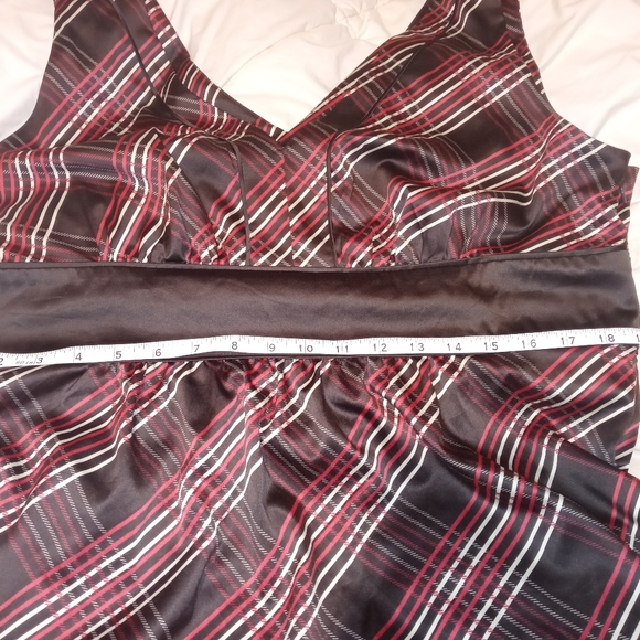 New York & Company XL sleeveless f - Picture 3 of 12